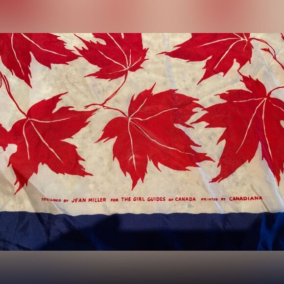 Vintage Canadian Girl Guides scarf - Picture 2 of 3